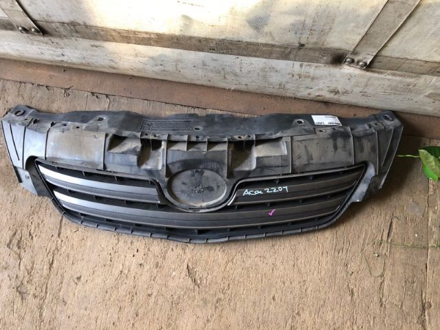 Toyota Corolla ZRE152 05/07-on Grille