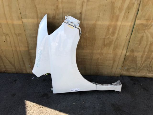 Nissan Serena C25 2005-2010 RF Guard/Fender