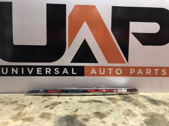 Toyota Belta SCP92 Boot Lid Centre Garnish