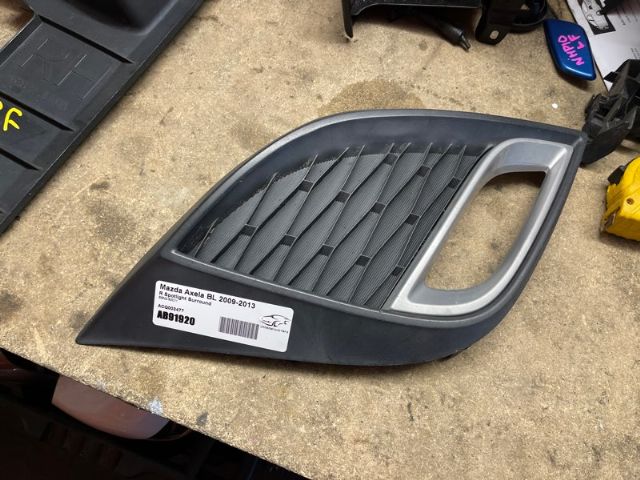Mazda Axela BL 2009-2013 R Spotlight Surround