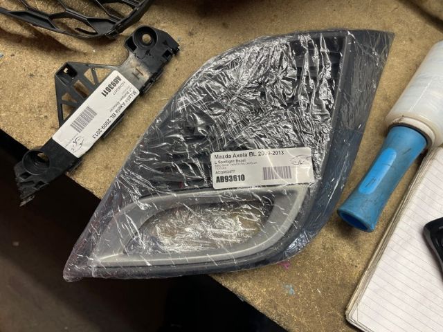 Mazda Axela BL 2009-2013 L Spotlight Bezel