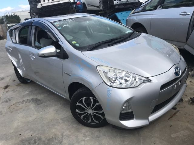 Toyota Aqua NHP10 2011-2015