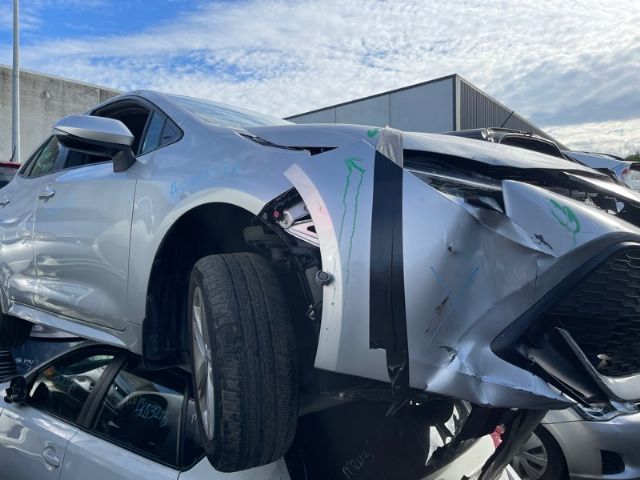 Toyota Corolla ZWE211